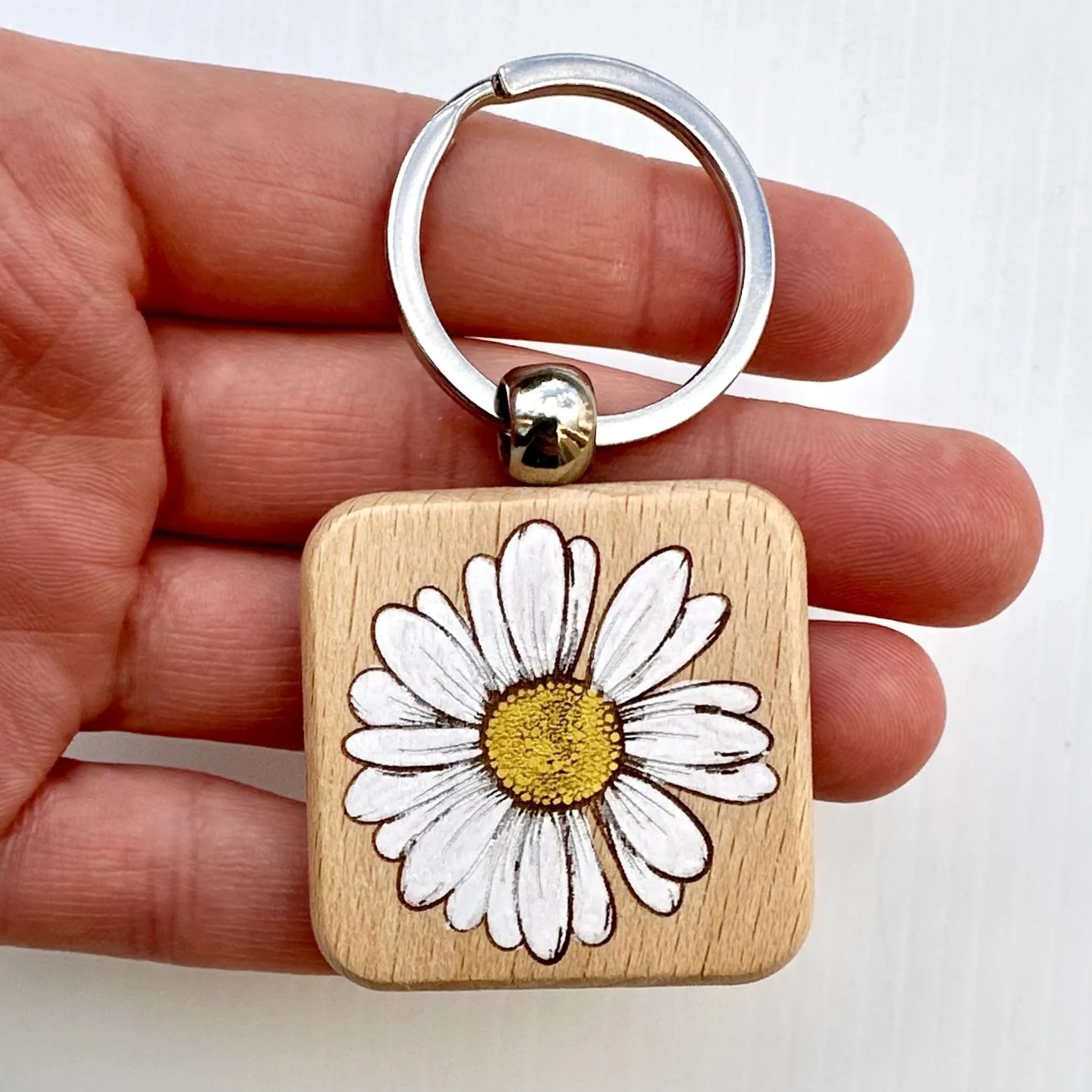 SUPERFINDINGS 16 Pezzi 8 Portachiavi Margherita all'Uncinetto Portachiavi Floreale Fatto A Mano Fiori Appesi Ciondolo di Fascino per Borse Portachiavi per Borse Portachiavi per Borse Portachiavi