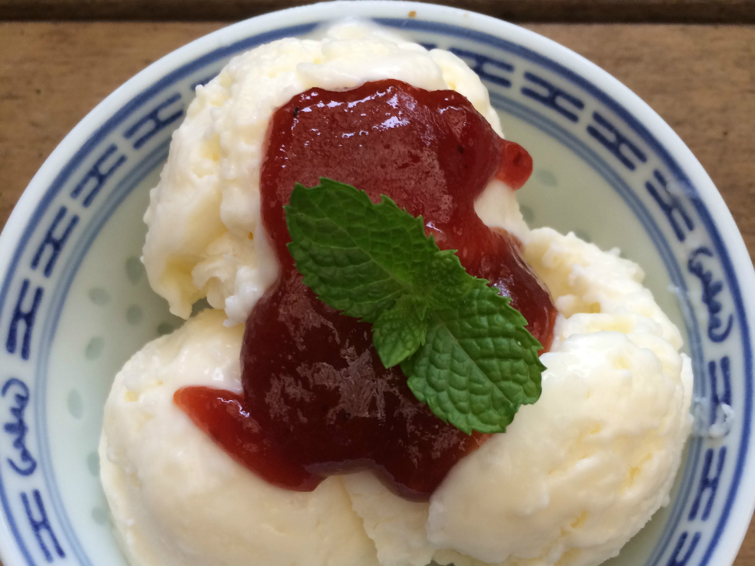 Sorvete de Tapioca com Calda de Goiabada!!!