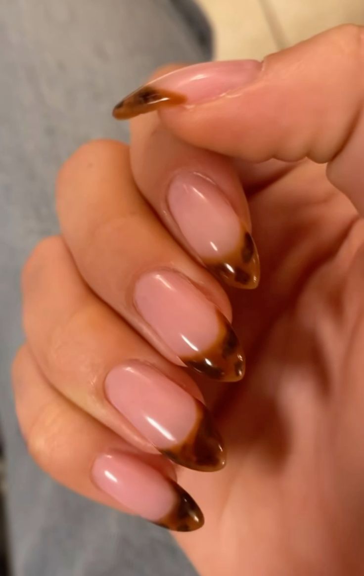 20+ Tortoise Shell Nail Design Ideas for Your Next Manicure 5