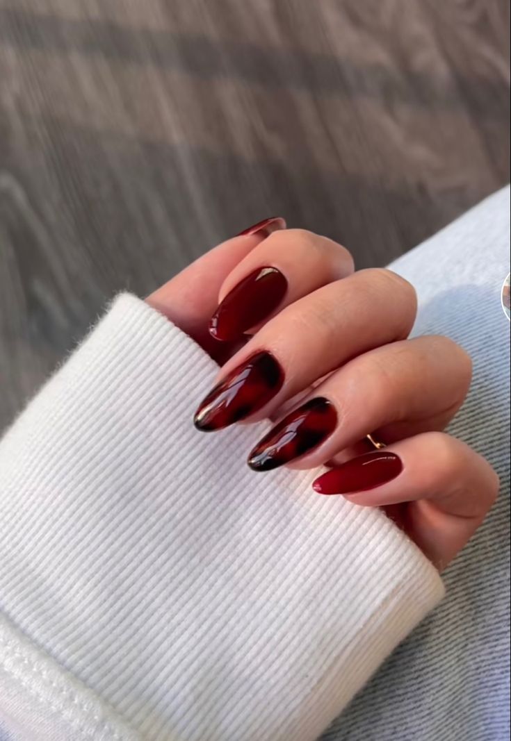 20+ Tortoise Shell Nail Design Ideas for Your Next Manicure 9