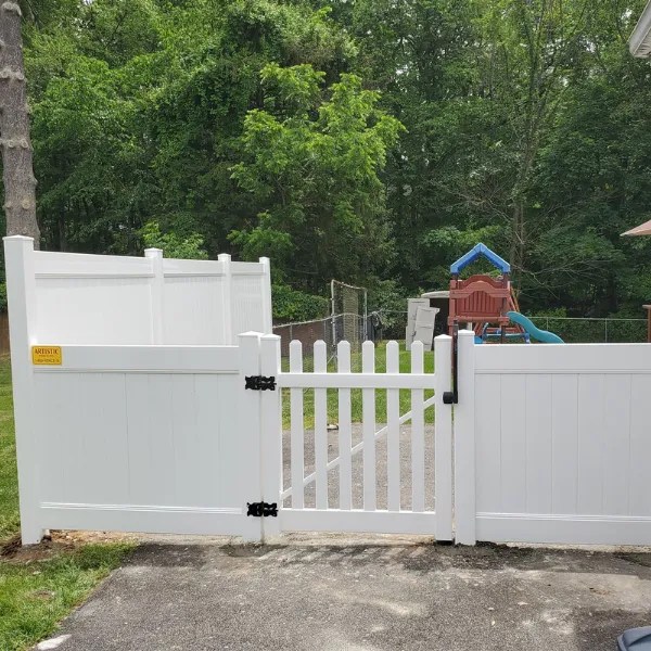 PVC/Vinyl fence installed by Artistic Fence in Wayne, New Jersey in 2021