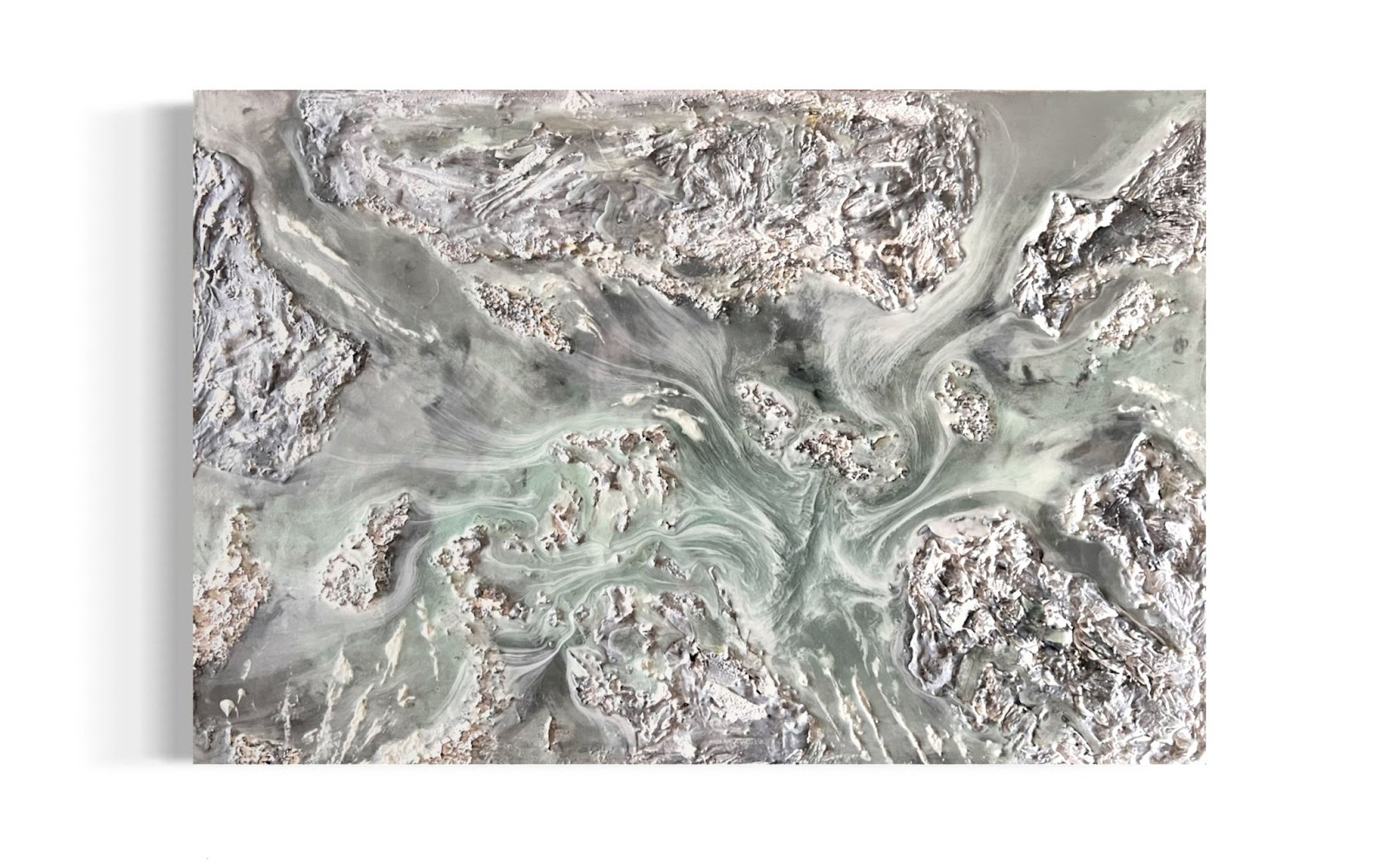 Triển lãm 'unveiling boundaries: reflections of the fish tank' của họa sĩ devon nguyễn