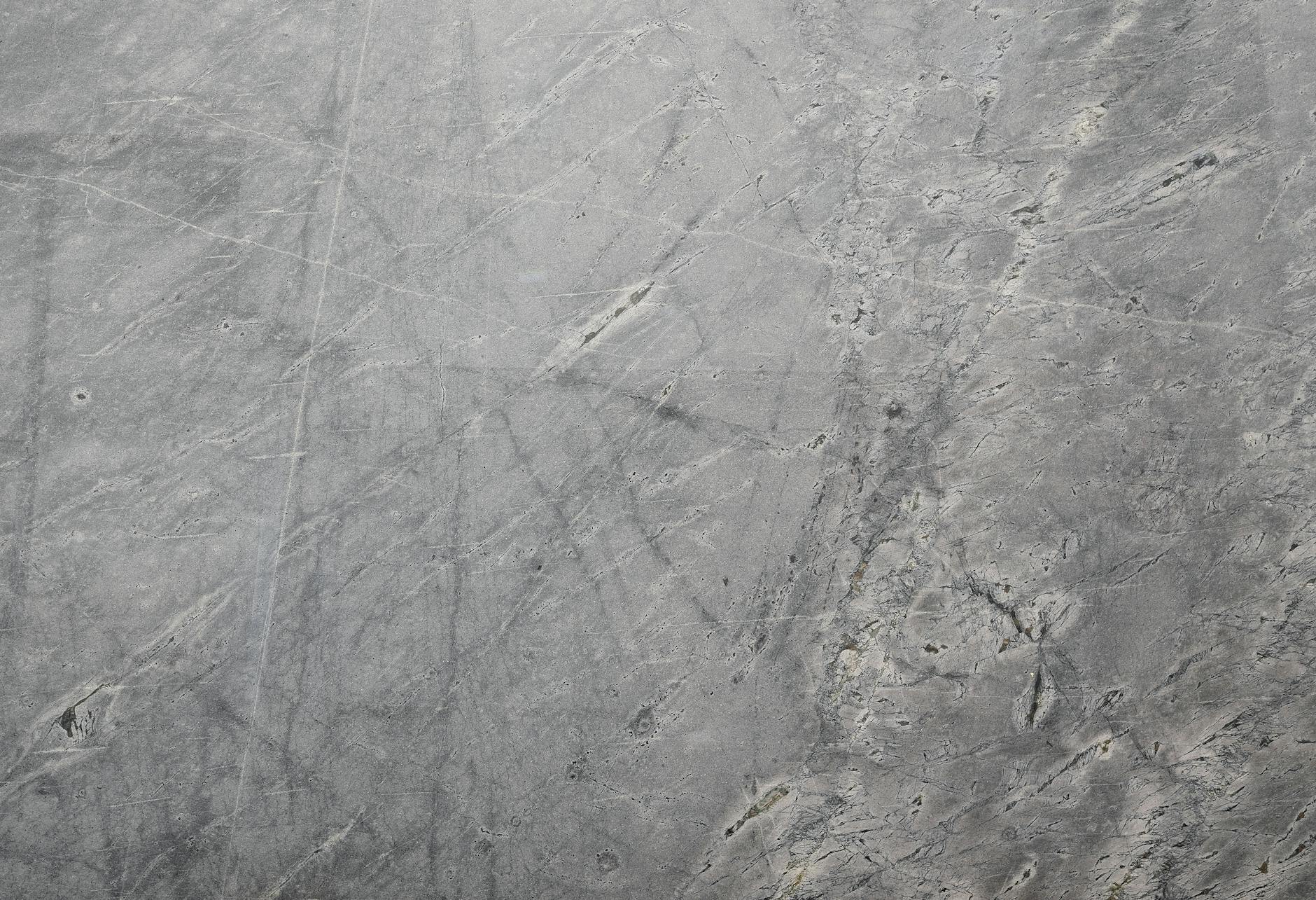 Read more about the article How to Choose the Right Concrete Contractor and Avoid Common Mistakes