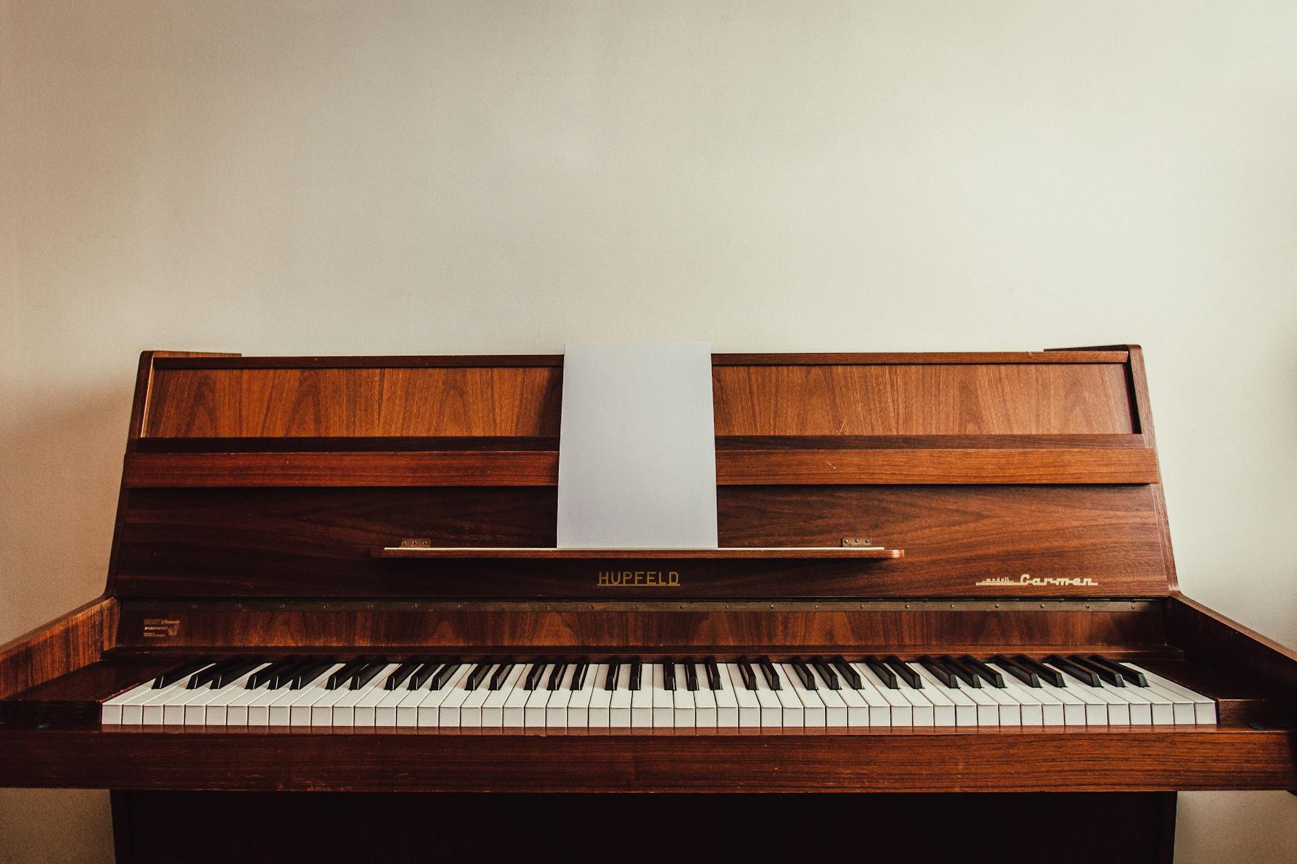 Read more about the article Do You Really Need Piano Movers? Weighing the Risks and Benefits