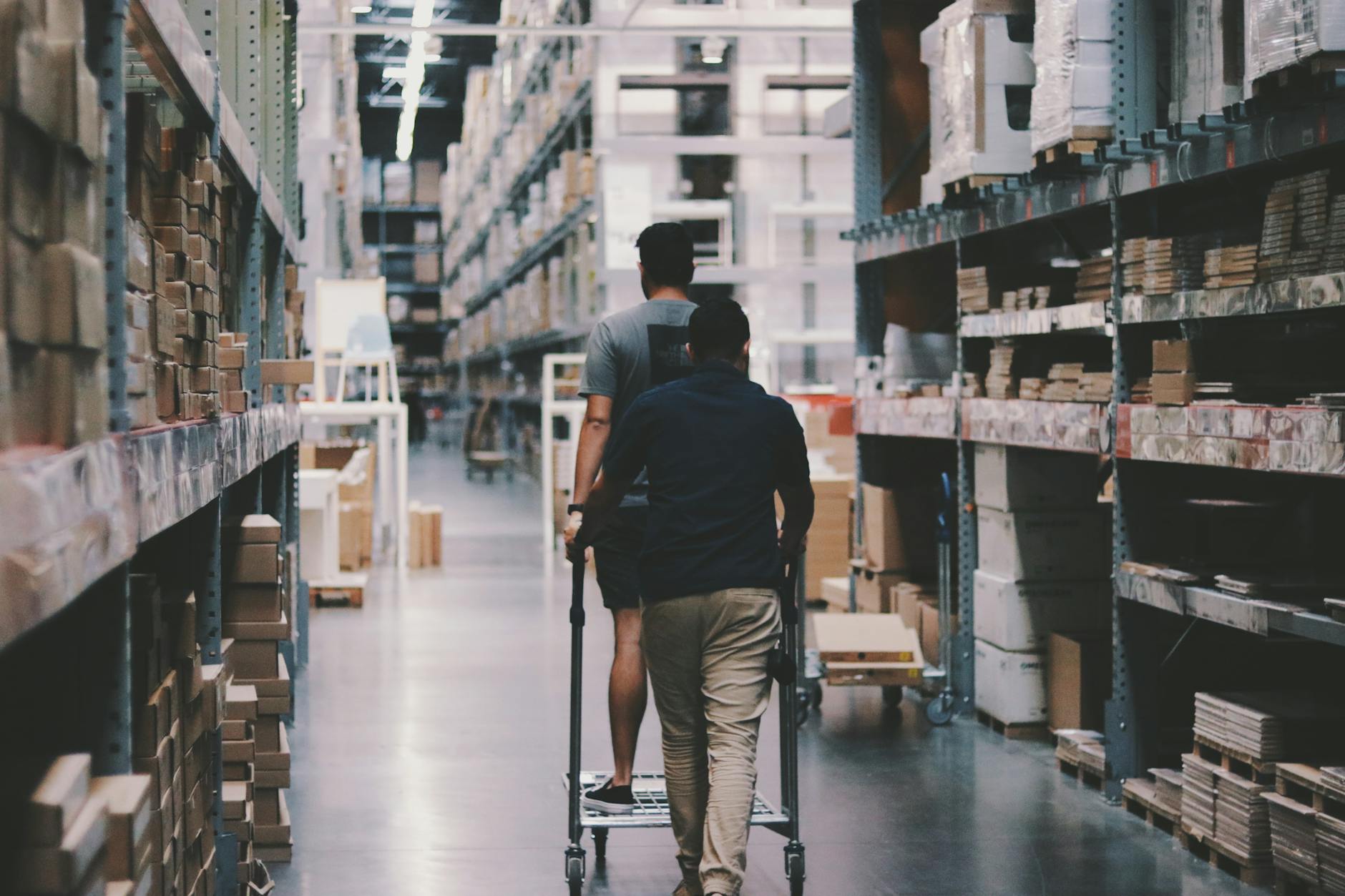 Read more about the article How to Choose the Right California Fulfillment Center for Your Online Business