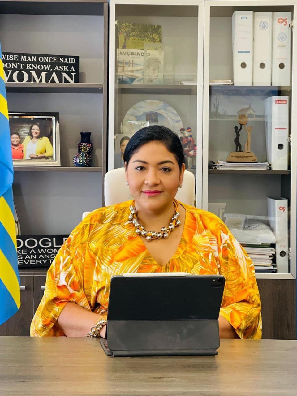Minister Maduro di Finansa ta informa: E MANDATO DI DIRECTOR DI ADUANA TA VALIDO PA HACI HURAMENTACION NECESARIO NA DEPARTAMENTO DI ADUANA