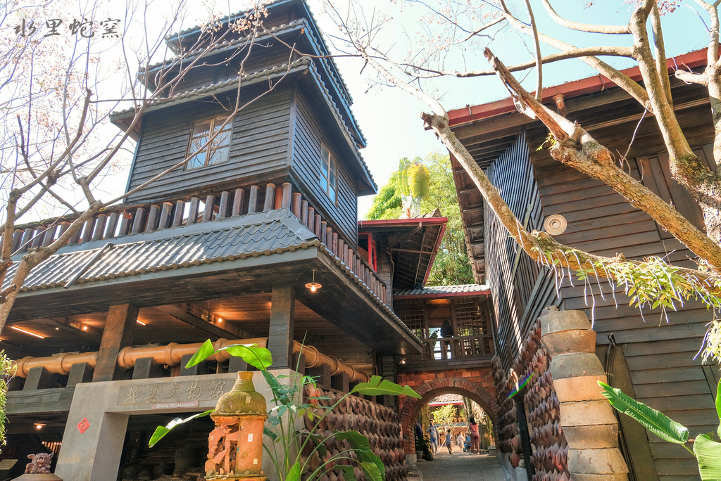 南投景點【水里蛇窯陶藝文化園區】傳統燒窯工藝、陶土拉坯手作、咖啡廳、漢服體驗