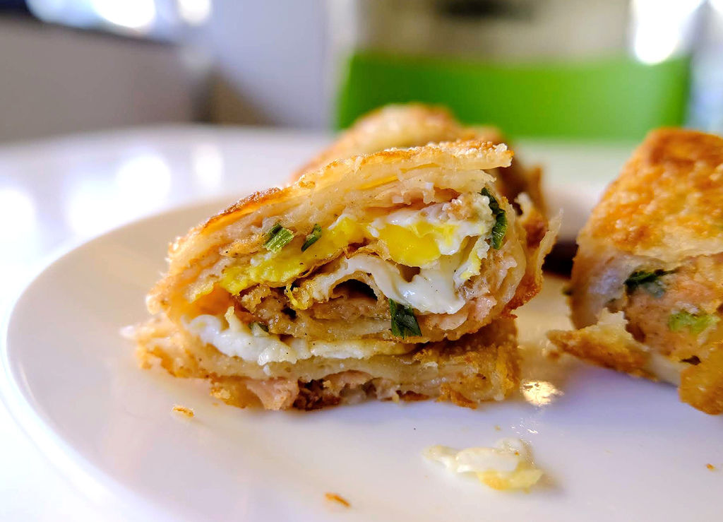 彰化早午餐【大方吐司】雞肉蛋捲外皮酥脆有層次