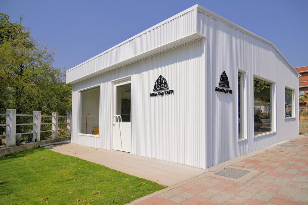 勾叄珈琲 | 彰化田尾咖啡店，純白色咖啡店