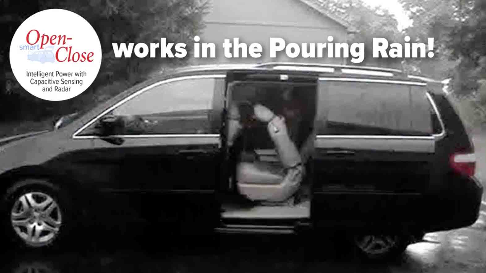 Safe close® sliding door in the pouring rain