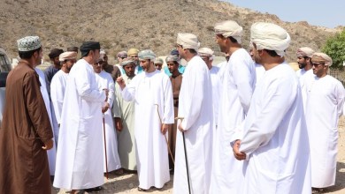 صورة بلدي مسقط يطلع على الاحتياجات الخدمية والمعيشية في القرى الجبلية بولاية قريات