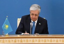 صورة رئيس كازاخستان يوقع على مرسوم “بشأن مجموعة العمل المعنية بالإصلاح البرلماني”