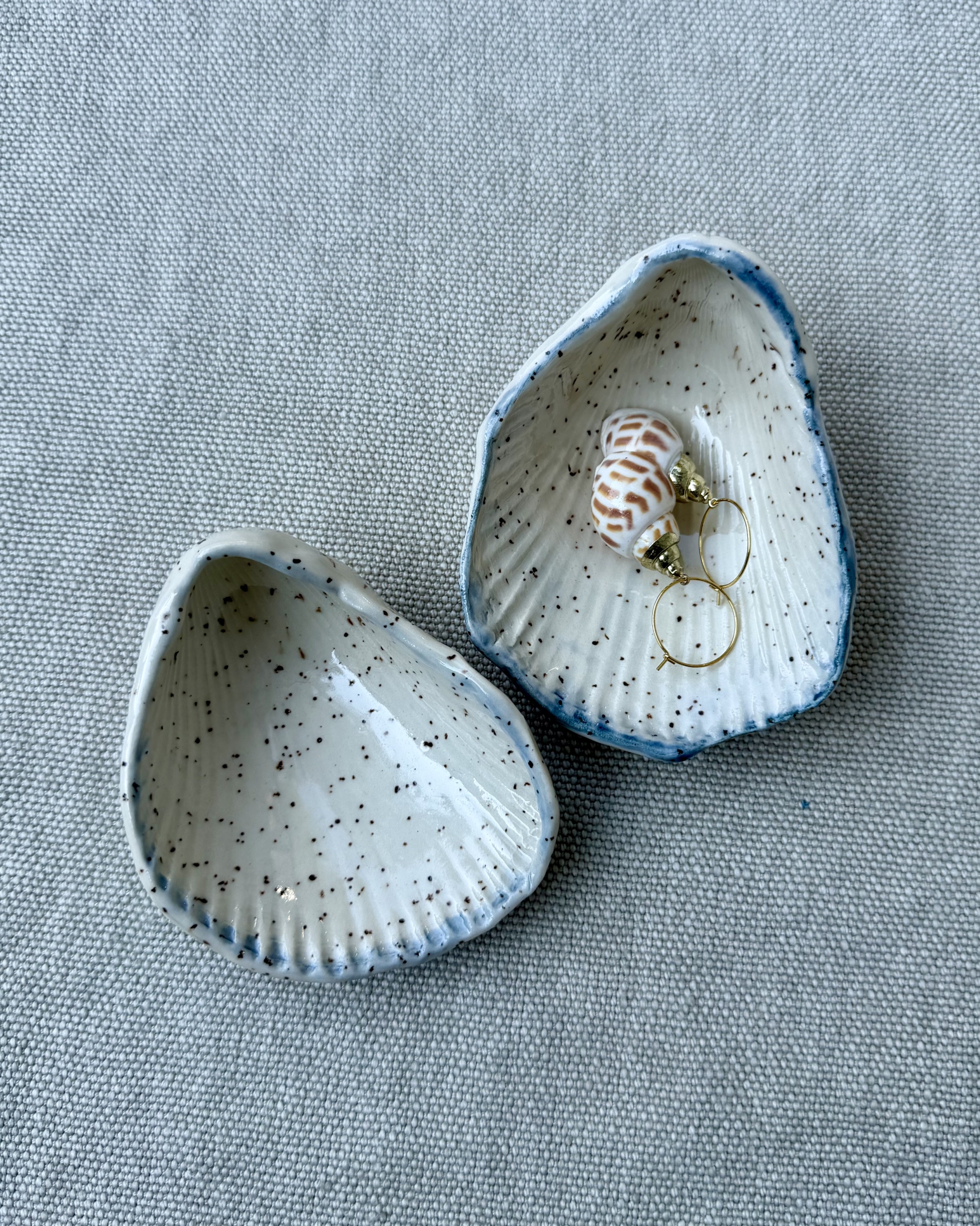 Shell Dish - Blue Accent Rim