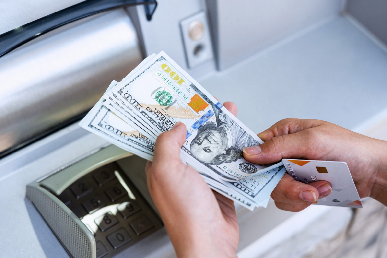 Smart Money Hacks That Actually Grow Your Savings