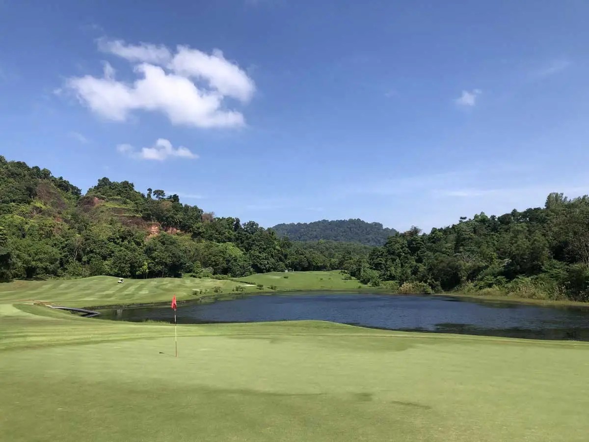Red Mountain hole 10