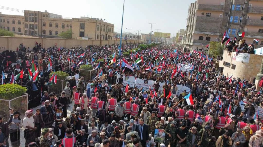 مدينة عتق عاصمة محافظة شبوة تشهد مليونية المطالبة بإعلان دولة الجنوب العربي&rdquo;بيان&rdquo;