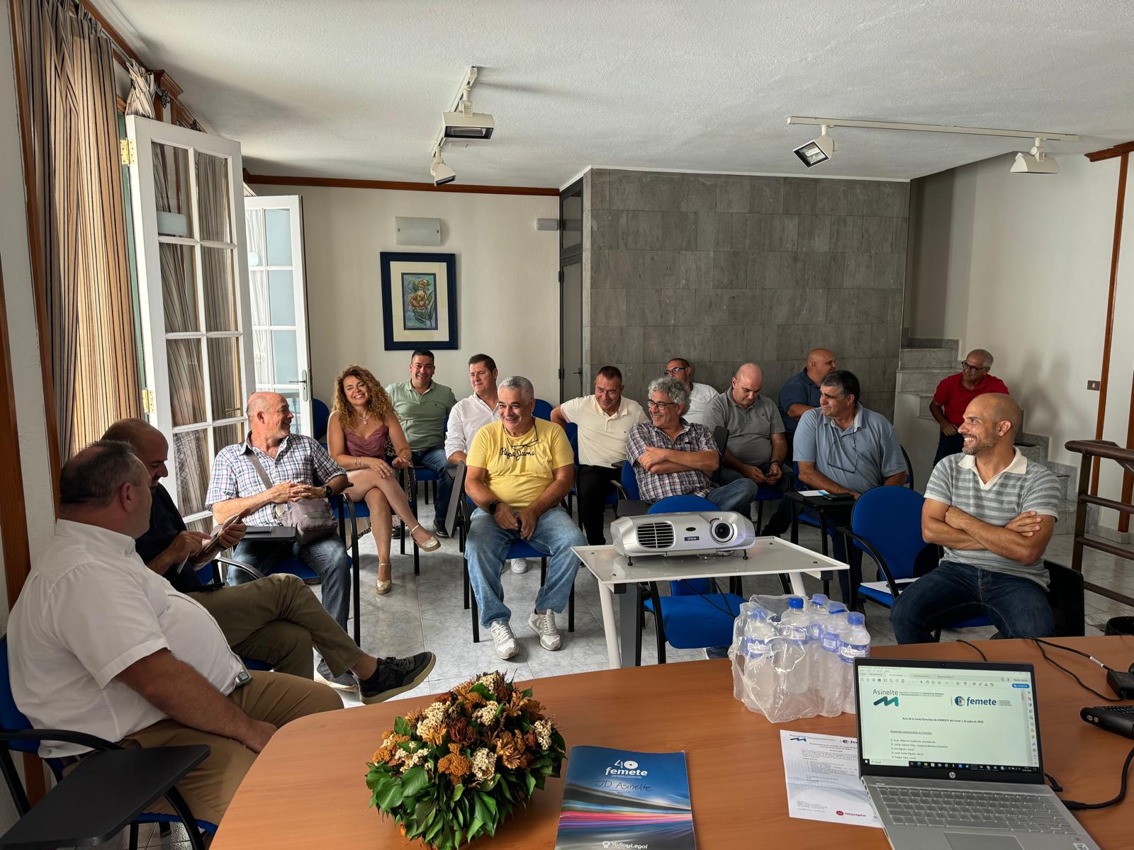 Exitosa Junta Directiva de ASINELTE en La Palma y visita a nuestros asociados