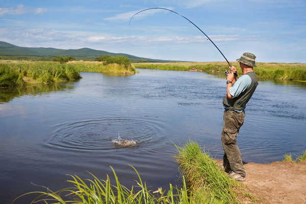 Gambar mewarnai orang memancing