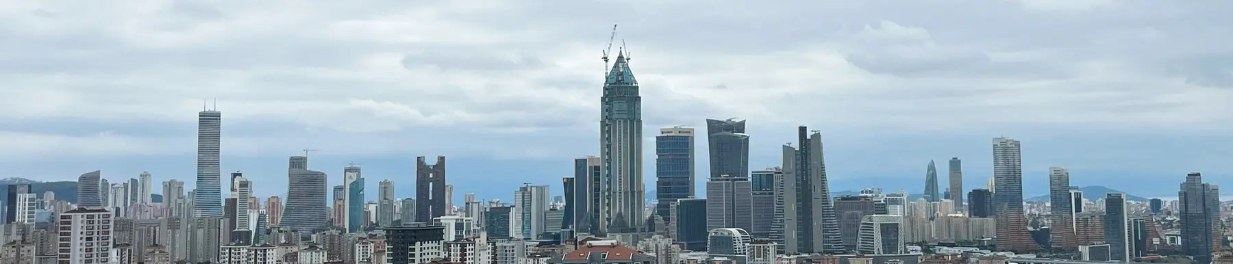 Ataşehir silüeti ve İstanbul Finans Merkezi