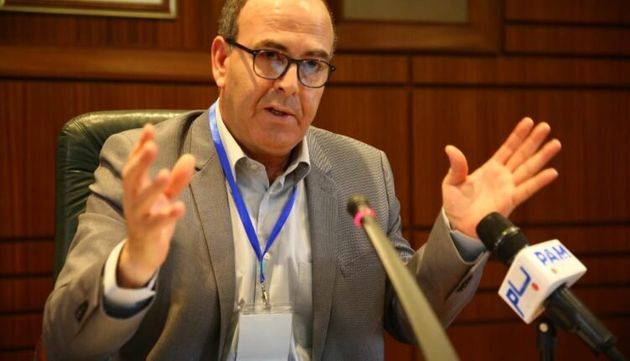 بنشماش يُعلن حرباً بلا هوادة على معارضيه ويطرد المستشار الإعلامي لـ”البام”