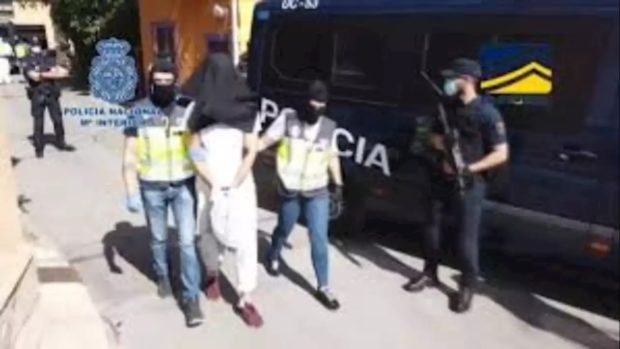 اعتبر كورونا “عقابا للكفار” ويستعمل حسابات مزيفة.. تفاصيل مثيرة عن مغربي داعشي في إسبانيا