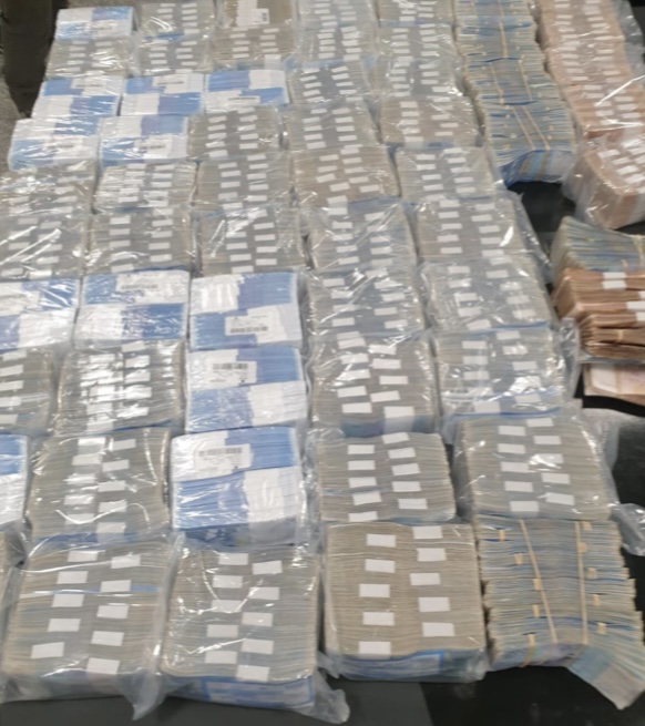 استولت على كثر من مليار.. تفاصيل تفكيك شبكة متورطة في الاختطاف والاحتجاز وانتحال صفة