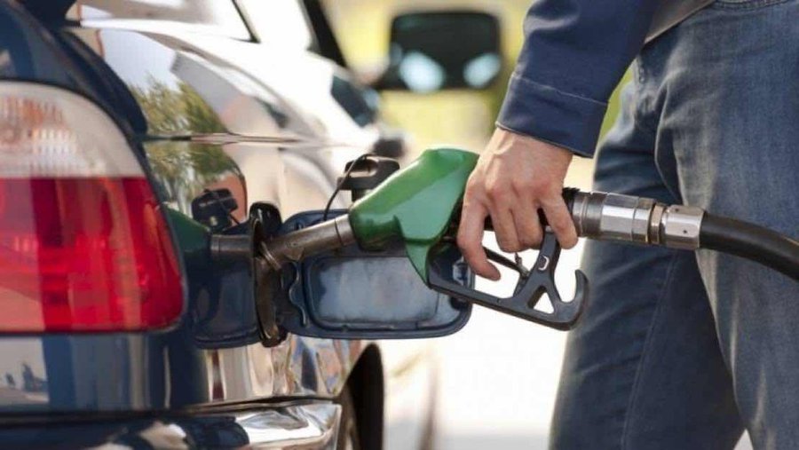 أسعار النفط تتراجع على المستوى العالمي.. وتستمر في الارتفاع بالمغرب