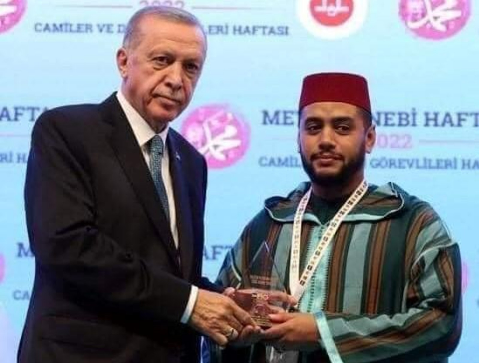 الأئمة المغاربة في العصر الحالي.. مستوياتهم ودرجاتهم وشهرتهم في العالم الإسلامي