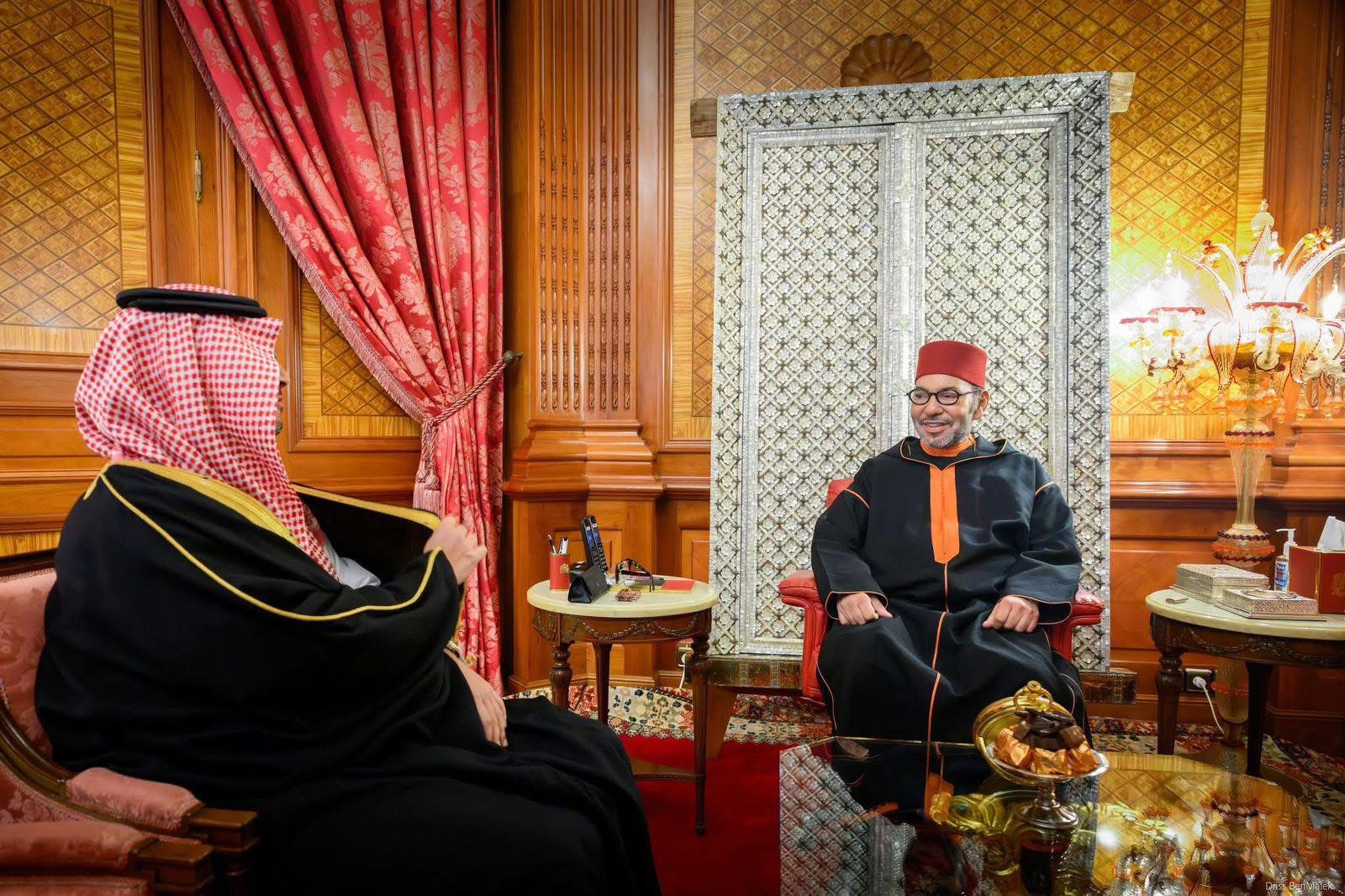 الملك يستقبل بالدار البيضاء مبعوثا من خادم الحرمين الشريفين ومن ولي عهد المملكة العربية السعودية حاملا رسالة شفوية لجلالته
