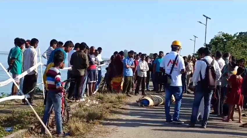 Two Brothers Missing in Brahmaputra at Dibrugarh I মাতৃৰ পিণ্ড দিবলৈ গৈ ব্ৰহ্মপুত্ৰত জাহ যোৱা দুগৰাকী ভাতৃৰ এজনৰ সন্ধান