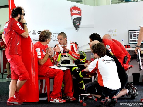 Test Motogp 2011 Sepang Rossi Belum Panas Kompasiana Com