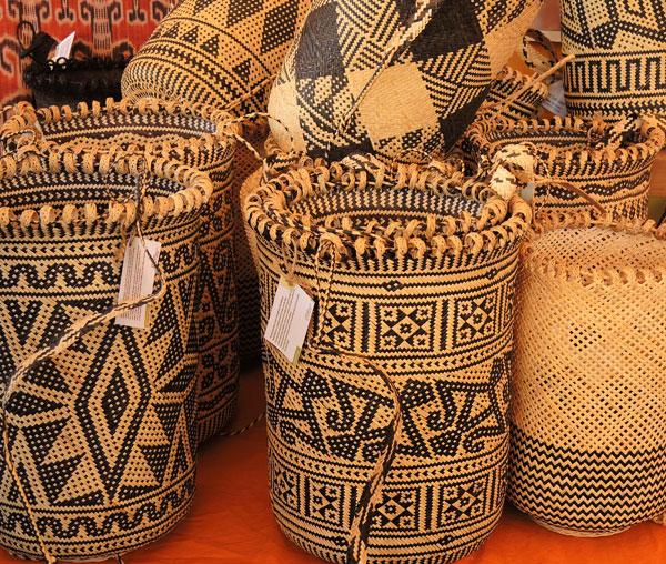 A Traditional Rattan Basket Carries a Load - ClothRoads