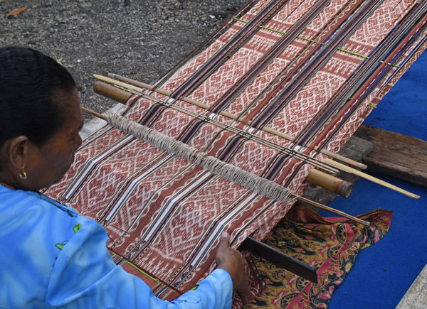 A Textile Tour of Tribal Weaving in Indonesia - ClothRoads