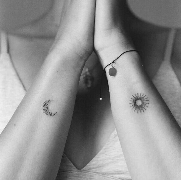 Les Plus Beaux Tatouages Astronomiques Pour Avoir La Tête Dans Les Étoiles 590_x_595_jpg