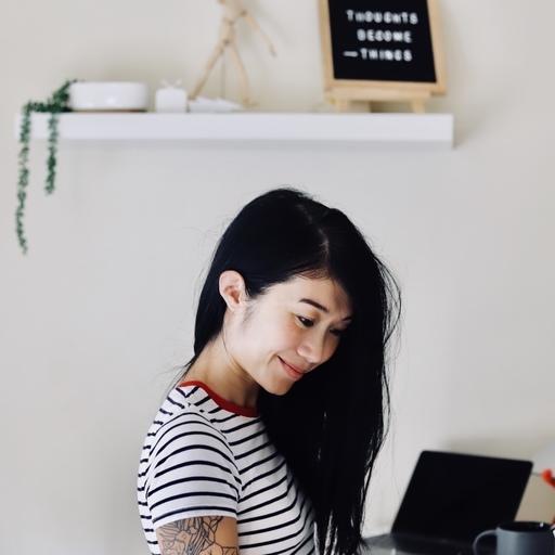 Janet Lai Medium - Gradient Illustrations - Amazing Mobile Collection