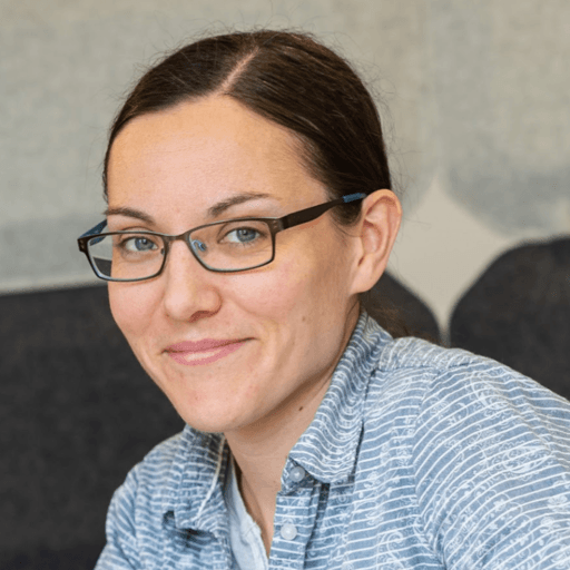 Laura Montgomery - Perfect Ultra HD Ocean Photos | Free Download