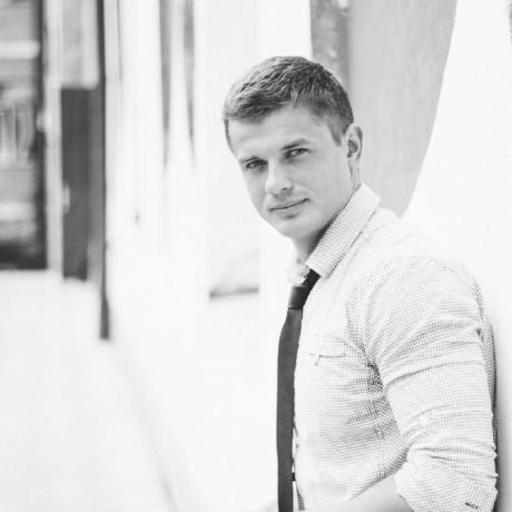 Roman On Codepen - Download Classic Dark Photo | High Resolution