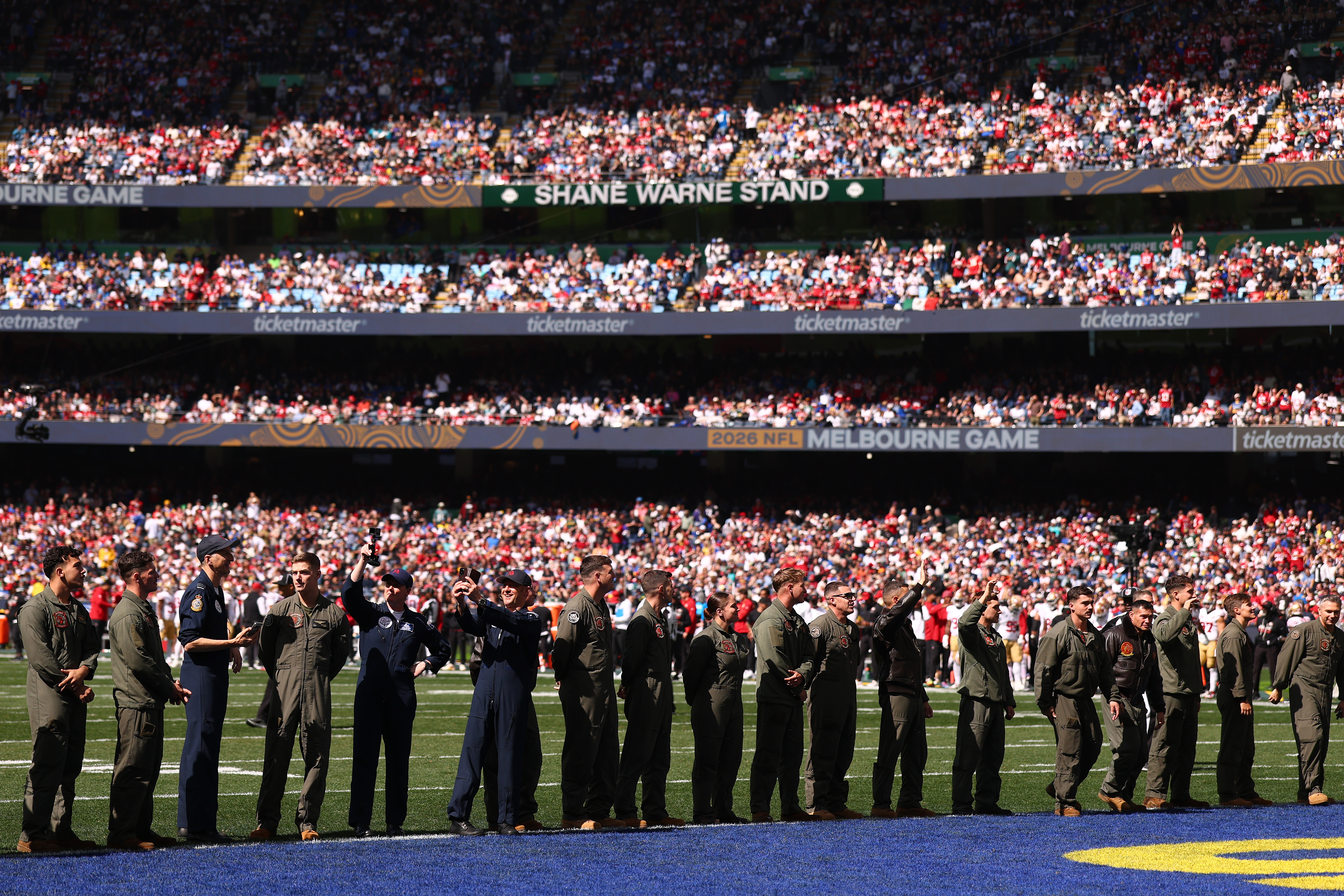 49ers-Rams season opener draws historic crowd in Australia