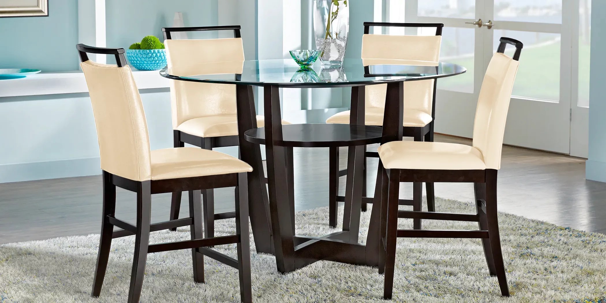 Here at city furniture, our wide selection of dining room tables gives you the flexibility to choose the one that's perfect for you and your home. Glass Top Dining Room Table Sets