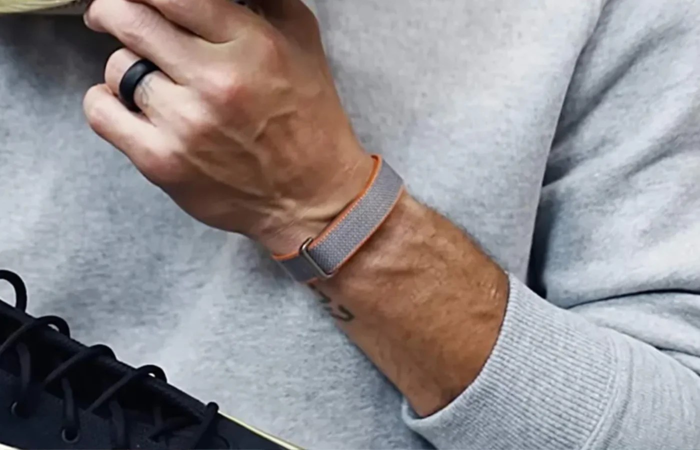 Google Fitbit Air: Screen-Free Wearable for Health Tracking (2026)