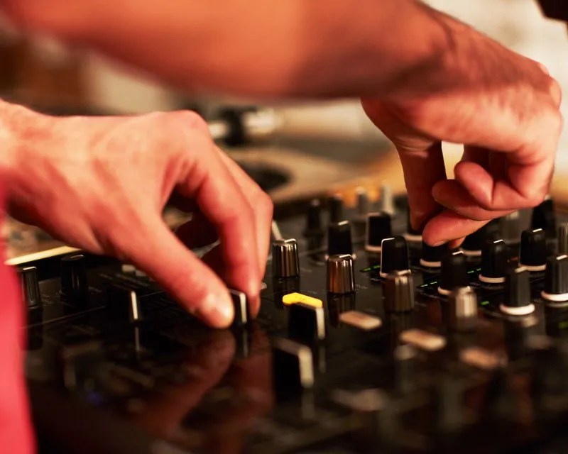Dj school