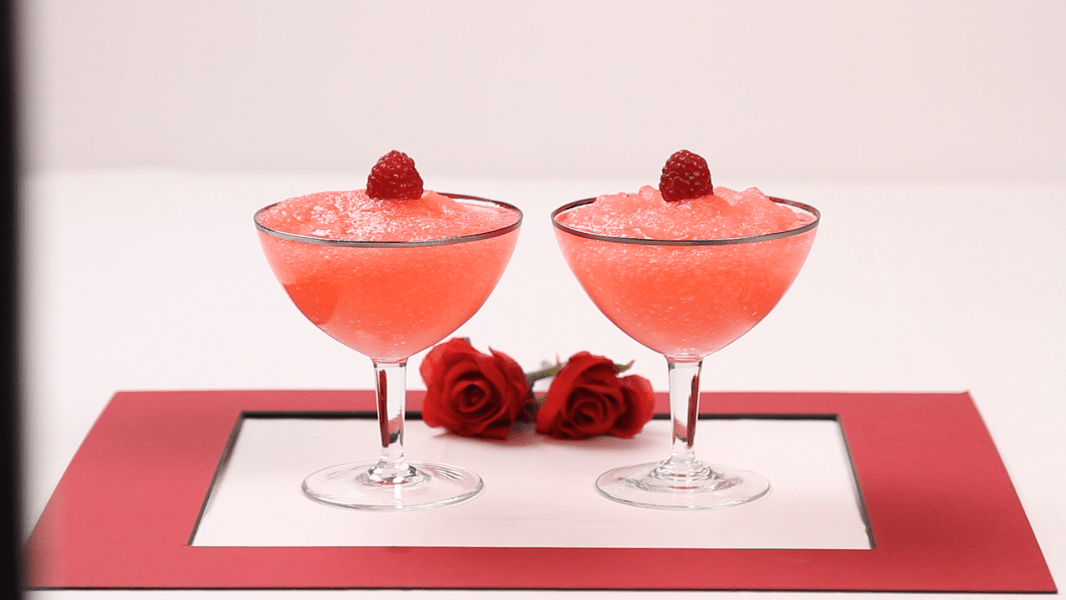 How to make a frozen valentine vodka cocktail recipe