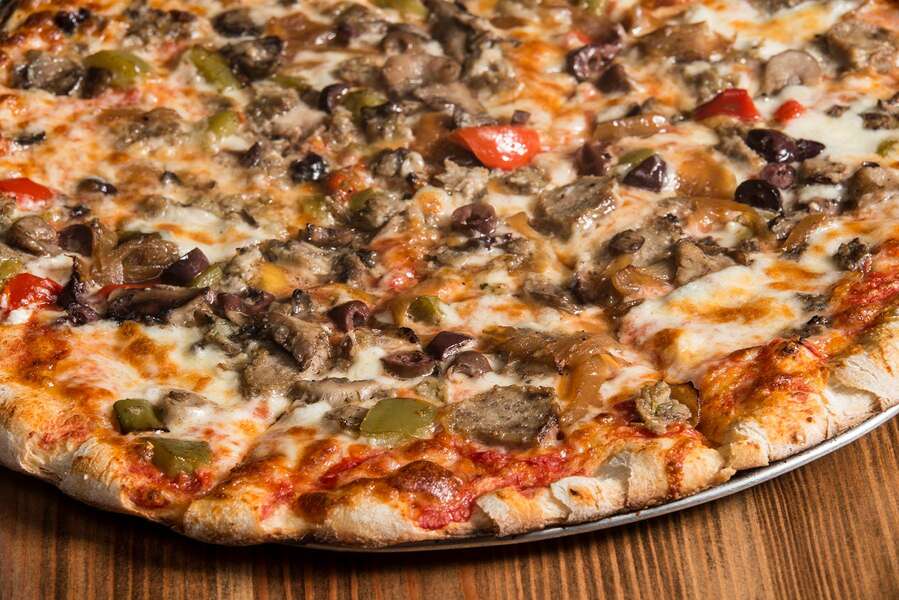 petes new haven style pizza washington dc - thrillist on pete's new haven pizza wisconsin ave dc