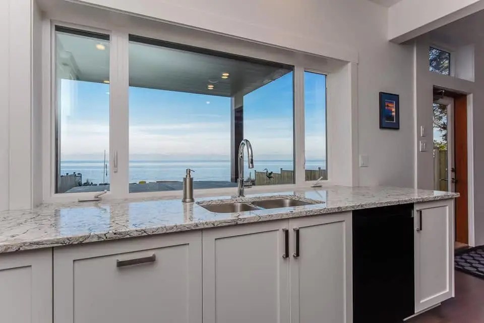 waterfront 881