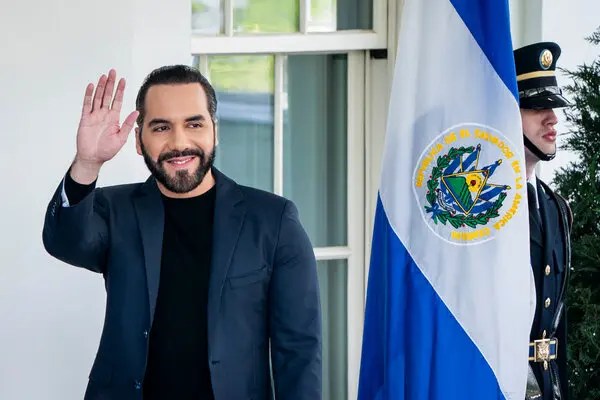 Nayib bukele prohíbe el uso del "lenguaje inclusivo" en escuelas públicas