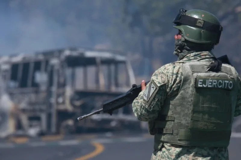 Confirman muerte de 25 militares en ataques tras caída de «el mencho»
