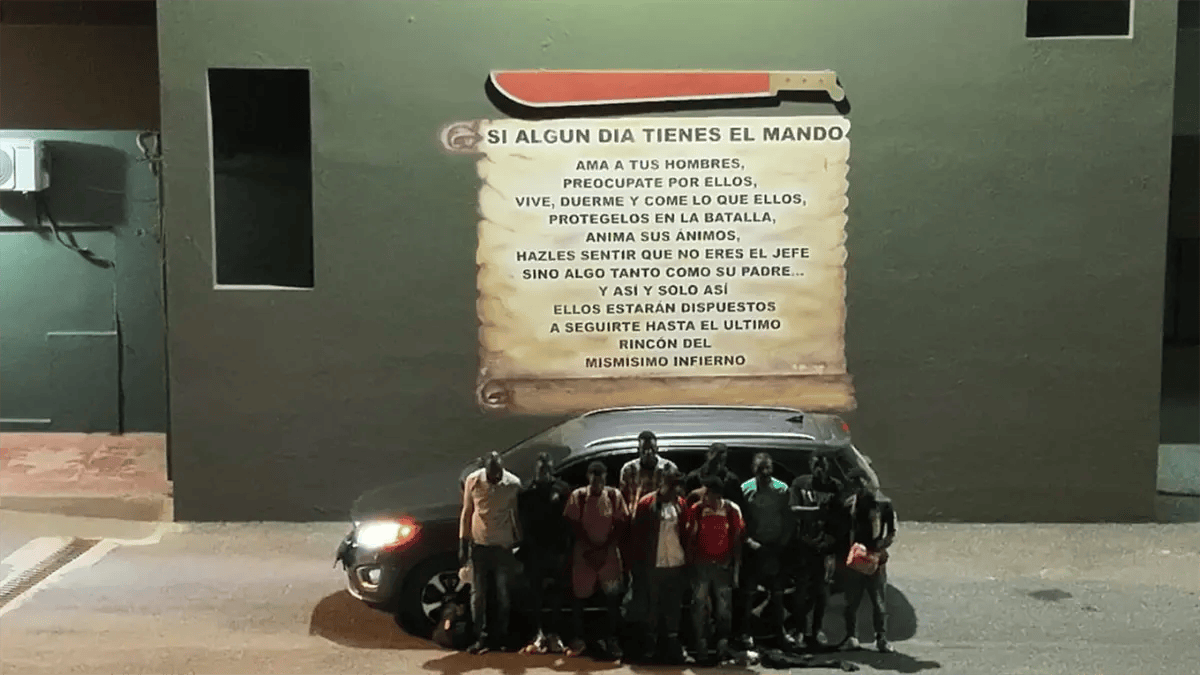 Ejército intercepta tres vehículos con 28 haitianos indocumentados en el noroeste