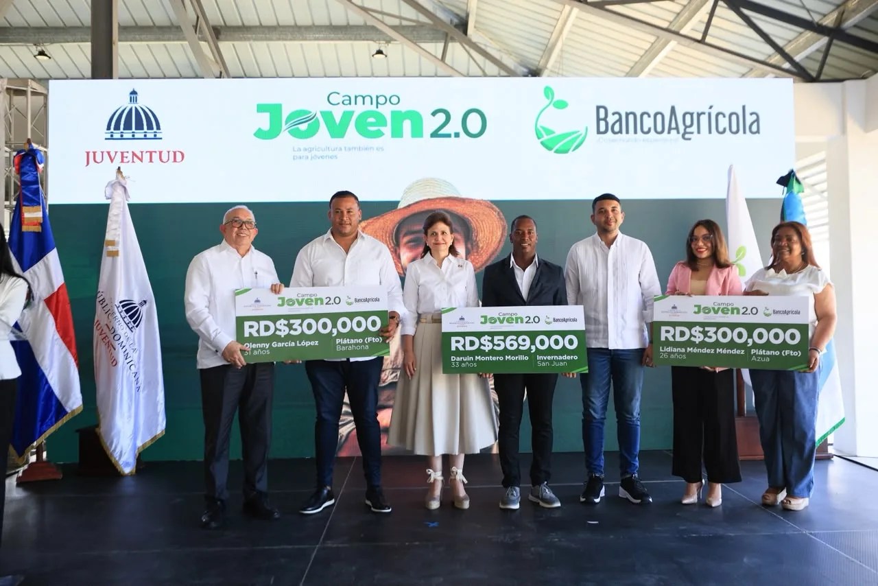Banco agrícola y ministerio de la juventud anuncian préstamos sin intereses por rd$250 millones a jóvenes de entre 18 y 35 años.
