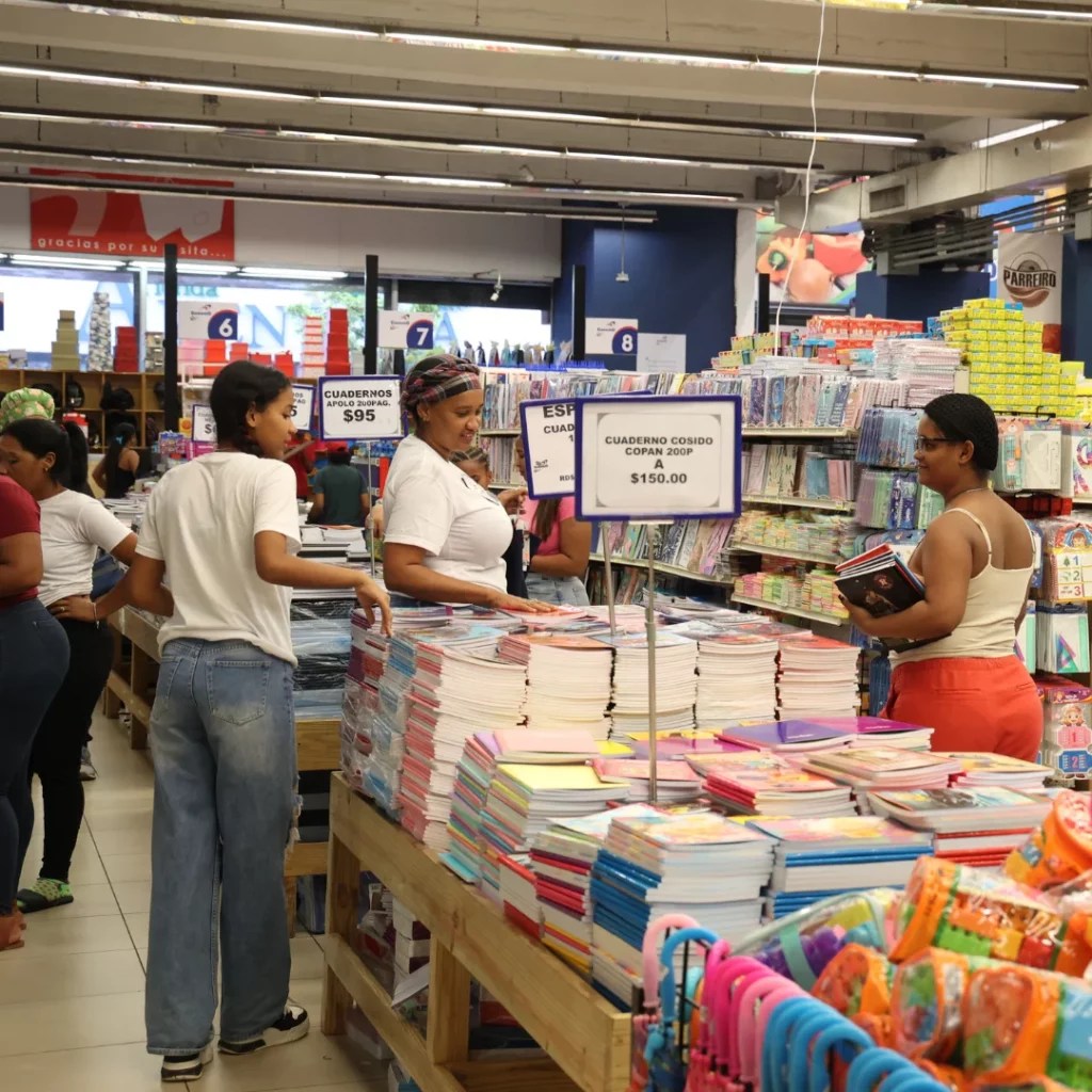 Padres enfrentarán mayores gastos en el regreso a clases 2026