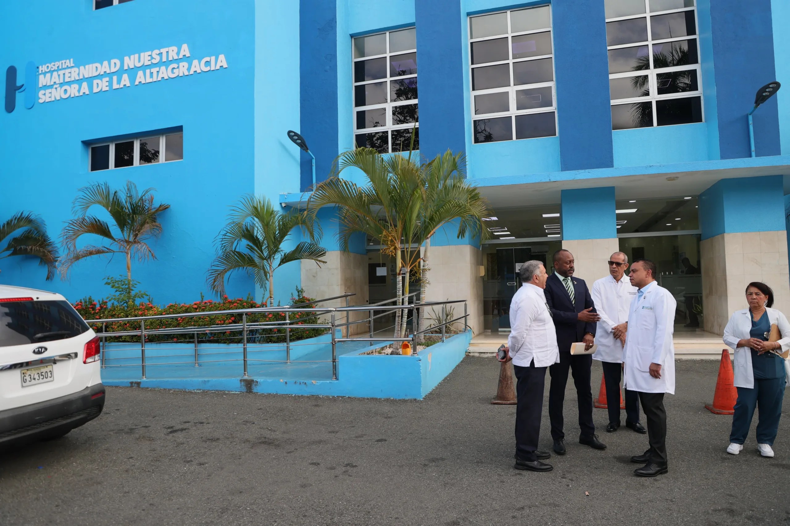 Landrón inicia recorrido por maternidades para fortalecer la atención materno-infantil